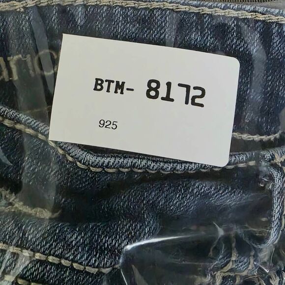 Maurices Distressed Raw Hem Jean Shorts Sz 13/14 - Picture 5 of 5